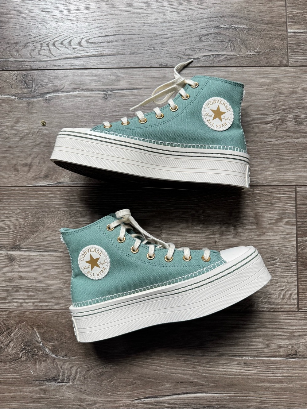 Converse Platform High Top Sneakers in Green